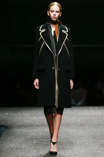 Look 38
